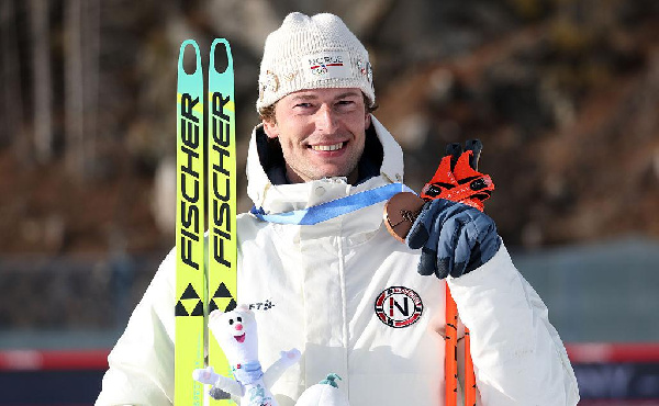 Легрейд принес извинения золотому медалисту за свое публичное признание в измене