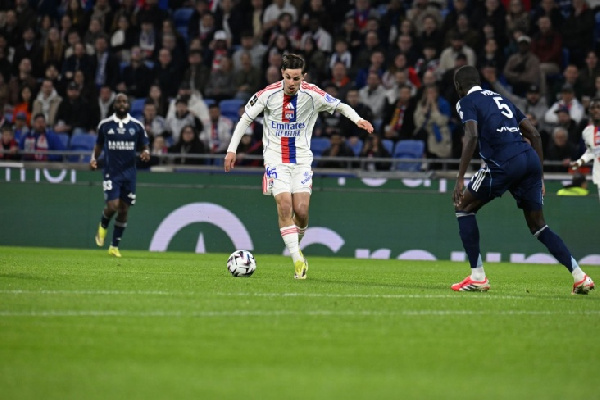 "Лион" не справился с "Парижем" и уступил третью строчку "Марселю" в таблице Лиги 1