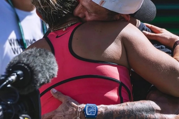 "Несколько недель любви": Франгулис — о предложении и победе Соболенко: ФОТО