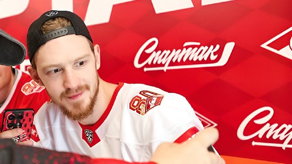 Стали известны детали расставания "Спартака" с форвардом Свечниковым