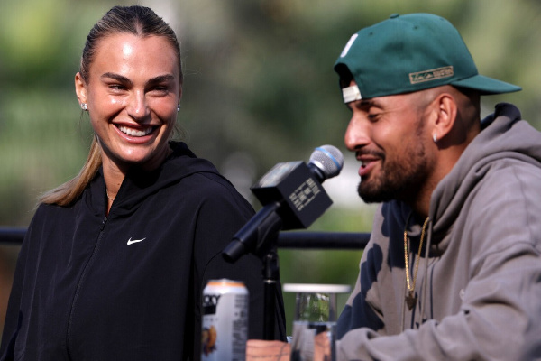 Кирьос рассказал, пробовал ли он российские конфеты, подаренные Соболенко