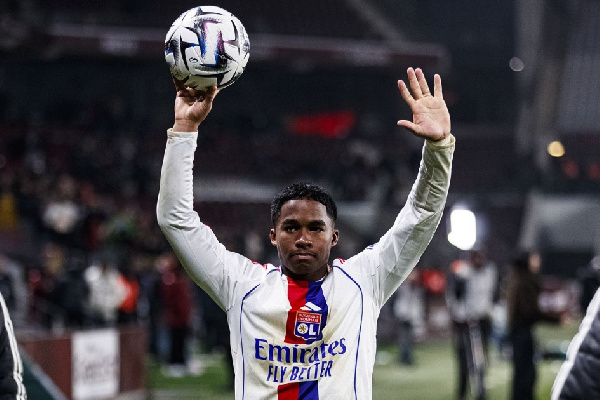 "Лион" включается за борьбу за Лигу чемпионов: Итоги матчей дня в Лиге 1