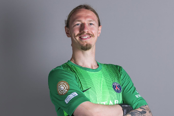 "Уважуха!": Дмитрий Губерниев поделился впечатлениями после матча Сафонова в финале с "Фламенго"