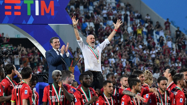 Официально: Стефано Пиоли покинет пост главного тренера "Милана"