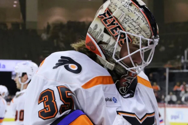 Колосов сделал 20 сэйвов в матче с лидером АХЛ