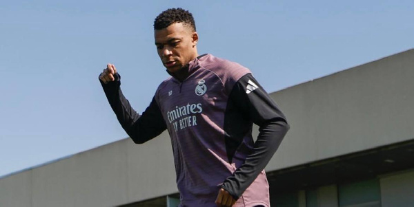 "Батарейка перезагружена": Мбаппе поделился новой подборкой фотографий 