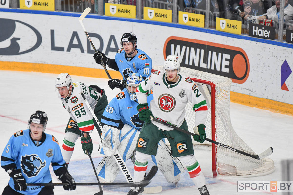 Российский журналист назвал игрока "Ак Барса" после матча в Минске "хоккейной мразью"