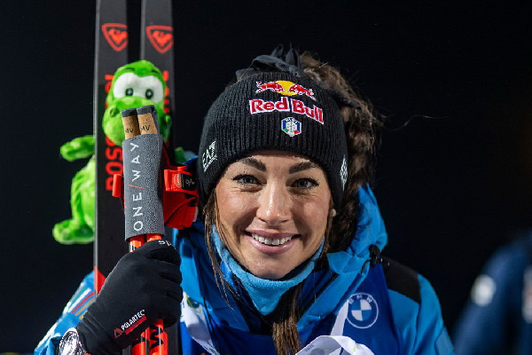 Самая красивая биатлонистка пропустила спринт в Оберхофе, но всё равно осталась в топ-5 общего зачета КМ