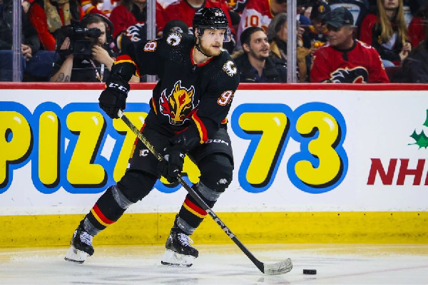 Канадский журналист рассказал, чего лишился "Калгари" из-за потери Ильи Соловьёва