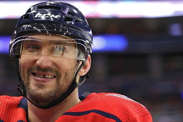 Овечкин находится в шаге от рекорда Гретцки по очкам за один клуб