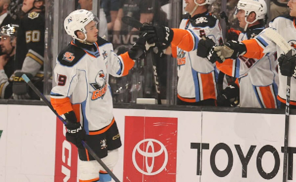 Белорусы без очков, но с красивой победой: итоги матчей субботы в АХЛ