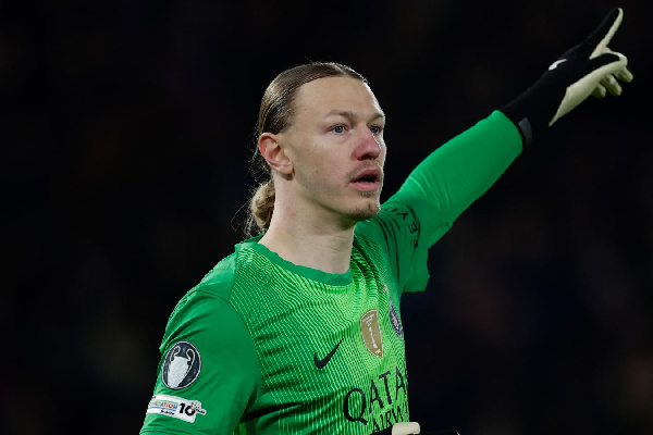 Россиянин Сафонов стал первым вратарем ПСЖ за семь лет по важному показателю