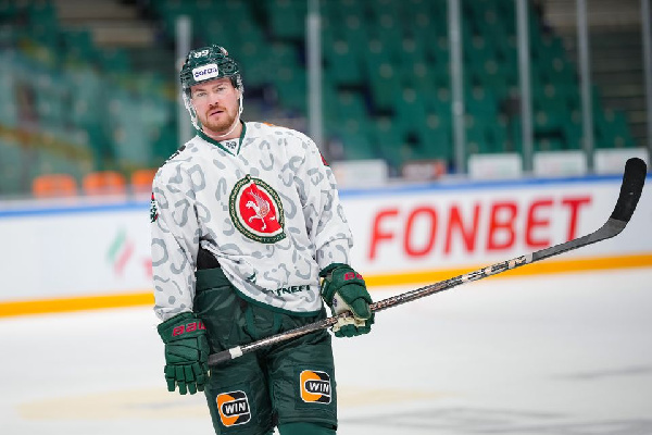 "Вообще фиолетово": защитник "Ак Барса" высказался о лимите на легионеров перед серии с минским "Динамо"