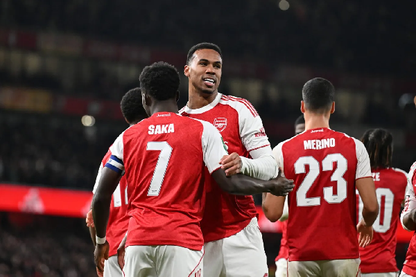 "Арсенал" вновь победил, "Челси" сильнее "Тоттенхэма": итоги дня в АПЛ