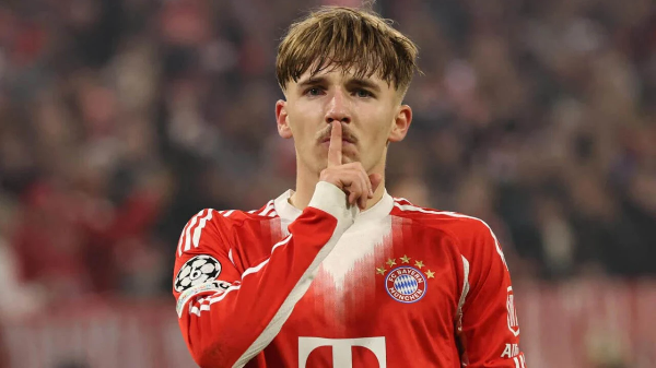 "Превращается в настоящего убийцу": главный тренер "Баварии" прокомментировал успех 17-летнего Карла