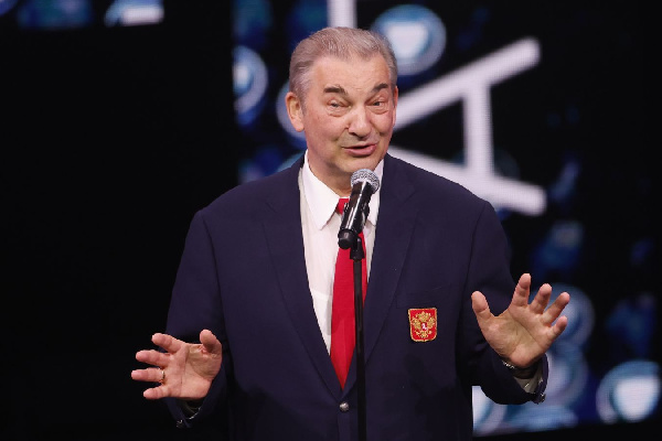 Легендарный Третьяк поздравил Шипачева с 1000-м набранным очком в КХЛ