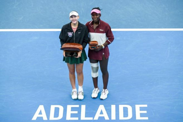 Молодые звезды тенниса: Андреева высказалась о соперничестве с Мбоко в Туре