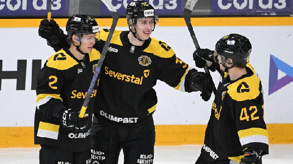 "Северсталь" сместила минское "Динамо" с вершины Запада после победы над "Трактором"