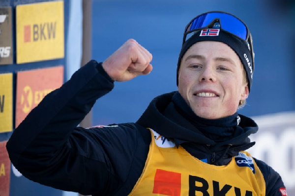 Норвежские биатлонисты умоляют лыжника перейти в их спорт: это будет большой талант!