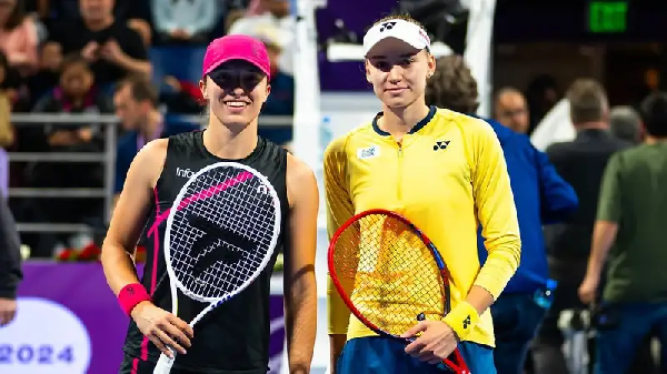 "Она всегда сильна": Ига Швентек прокомментировала грядущий матч с Еленой Рыбакиной