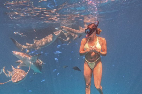 Не так опасно, как плавание с акулами: Соболенко развлекается Мальдивах