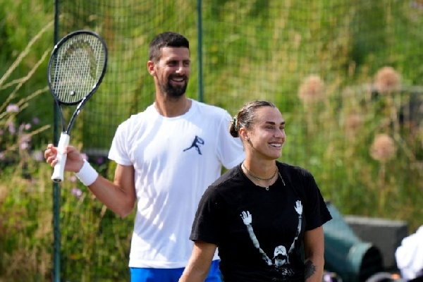 Соболенко и Джокович прибыли на церемонию вручения наград Laureus 