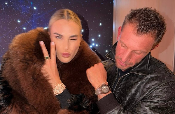 Тотал блэк и бриллианты: Соболенко посетила мероприятие бренда швейцарских часов