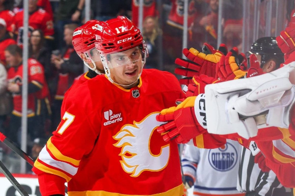 400-й матч Шаранговича в НХЛ: "Калгари" уступил "Бостону"