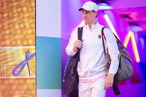 Один из лучших теннисистов мира обменял бы свой трофей ради попадания Италии на ЧМ по футболу