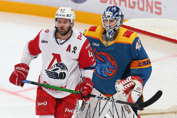 "Локомотив" снова оторвался от минского "Динамо" за счет победы над "Шанхай Дрэгонс"