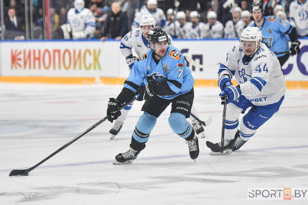 "Хлеб и сало были невероятными": Сэм Энас — о подарках от Президента Беларуси