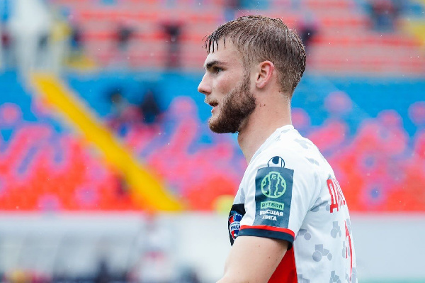 Клуб высшей лиги объявил о продлении контракта с лучшим футболистом сезона