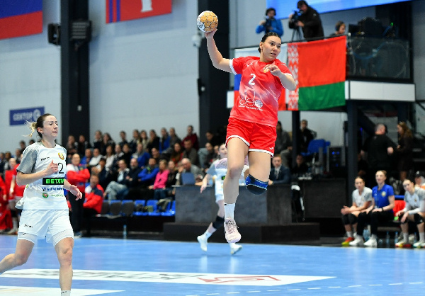Женская сборная Беларуси уступила сборной России в контрольном матче