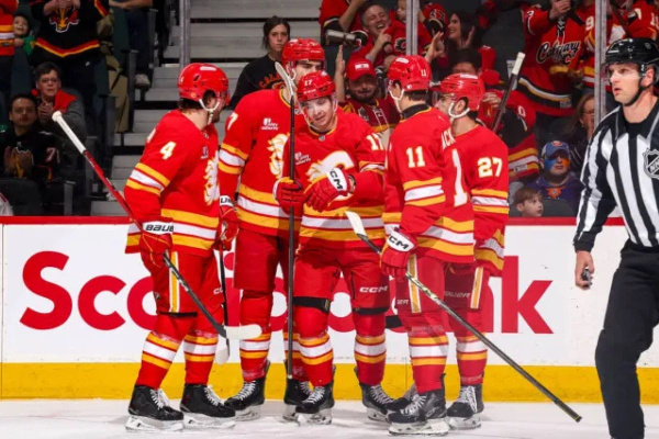 Егор Шарангович забил 10-й гол в сезоне НХЛ: ВИДЕО