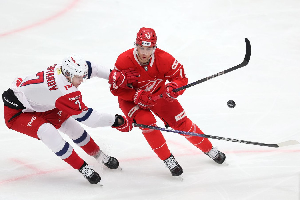 "Локомотив" вслед за всеми лидерами Запада добыл победу в матче КХЛ