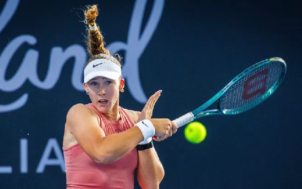 18-летняя Мирра Андреева уверенно вышла в четвертьфинал турнира WTA