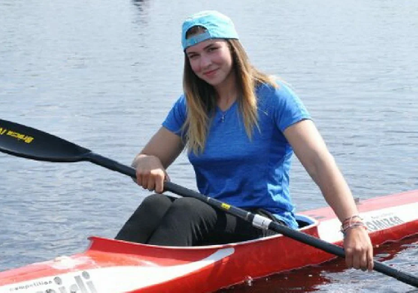 "Ой, моя лодка упала!" Алина Свита оценила буйство стихии после победы в заплыве на байдарках и каноэ на 1000 м