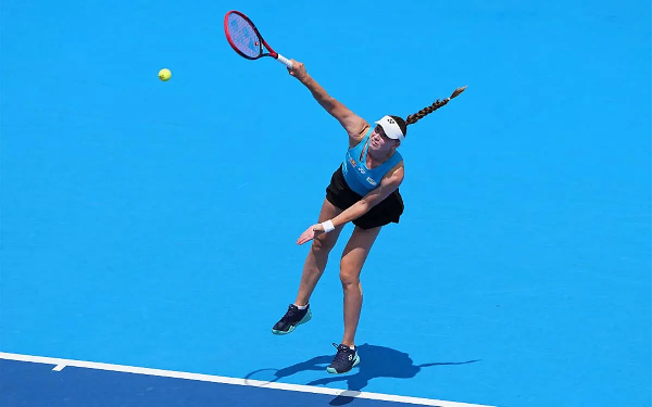 Подача навылет: обидчица Соболенко на Итоговом турнире WTA с огромным преимуществом завершила сезон