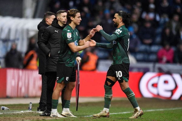 Экс-игрок "Ромы" и "Фиорентины" вернулся в футбол после остановки сердца на поле 14 месяцев назад