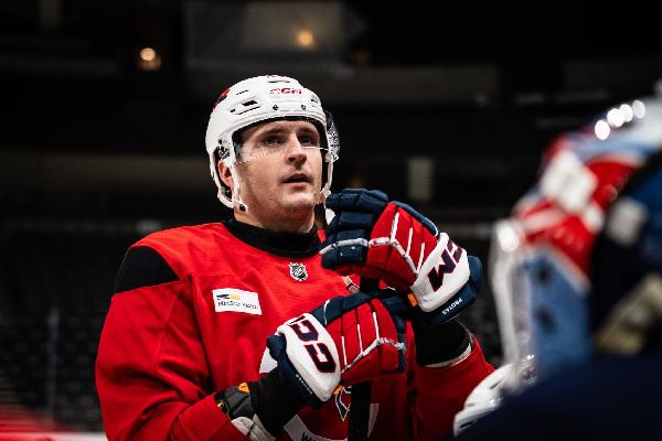 Алексей Протас забросил после рождения дочери, а "Вашингтон" уступил "Бостону" в матче НХЛ