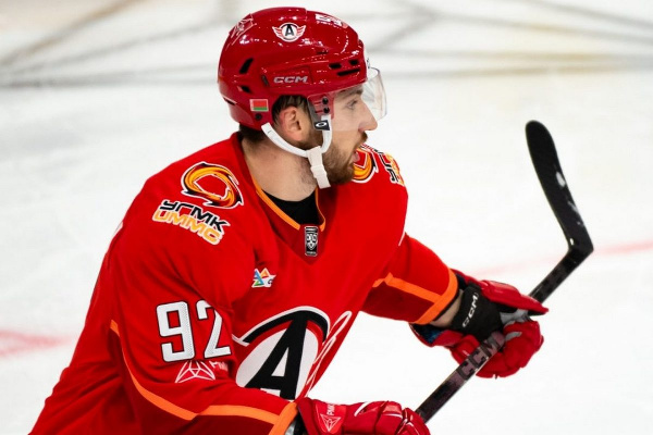 Ассист Горбунова помог "Автомобилисту" переиграть "Нефтехимик" Сушко в матче КХЛ