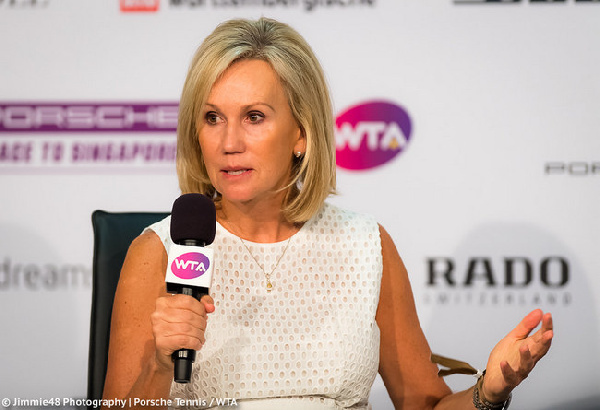 По многочисленным просьбам. Провалы WTA и жалобы теннисисток привели к отставке руководства организации
