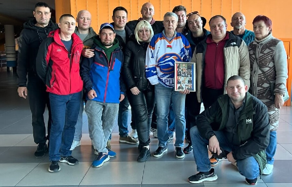 Болельщики оршанского "Локомотива" попрощались с Игорем Жилинским