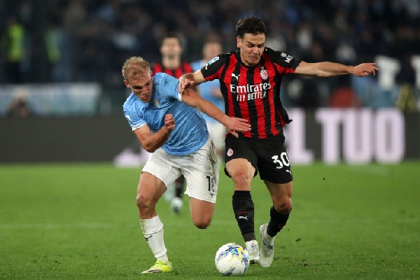 "Лацио" помог "Интеру" оторваться в таблице после победы над "Миланом" в Серии А