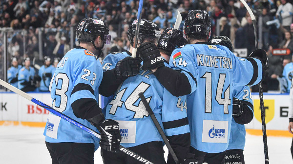 Разгром и рекорды: минское "Динамо" ярко закрыло регулярный сезон КХЛ