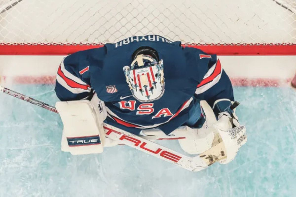 Голкипер США пропустил гол от красной линии в матче Олимпийских игр — ВИДЕО