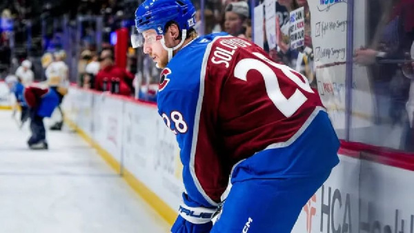 Илья Соловьев забросил первую шайбу в НХЛ и помог своей команде победить