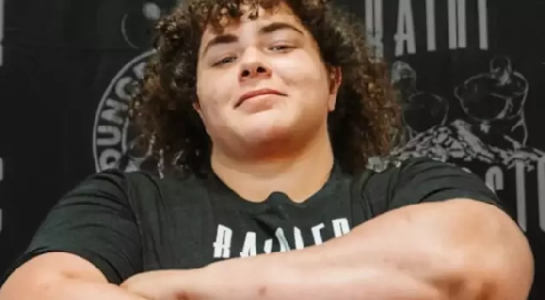 Еще один трансгендер! Сильнейшая девушка планеты оказалась мужчиной