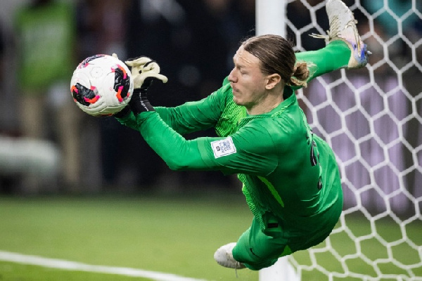 Матвей Сафонов сломал руку в матче, где отразил четыре пенальти и принес трофей ПСЖ