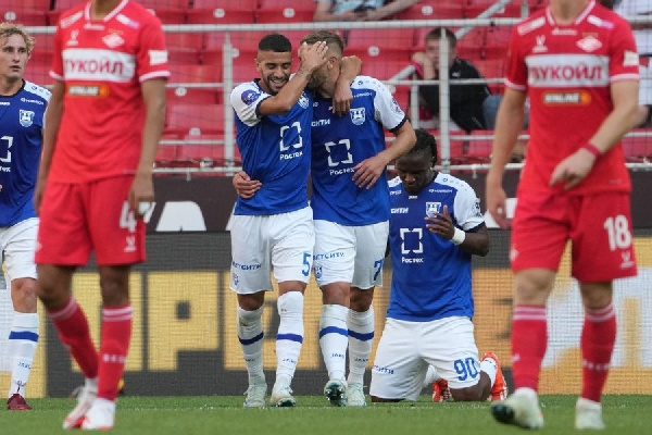 "Балтика" Ковалева вдесятером и без главного тренера минимально одолела "Спартак"